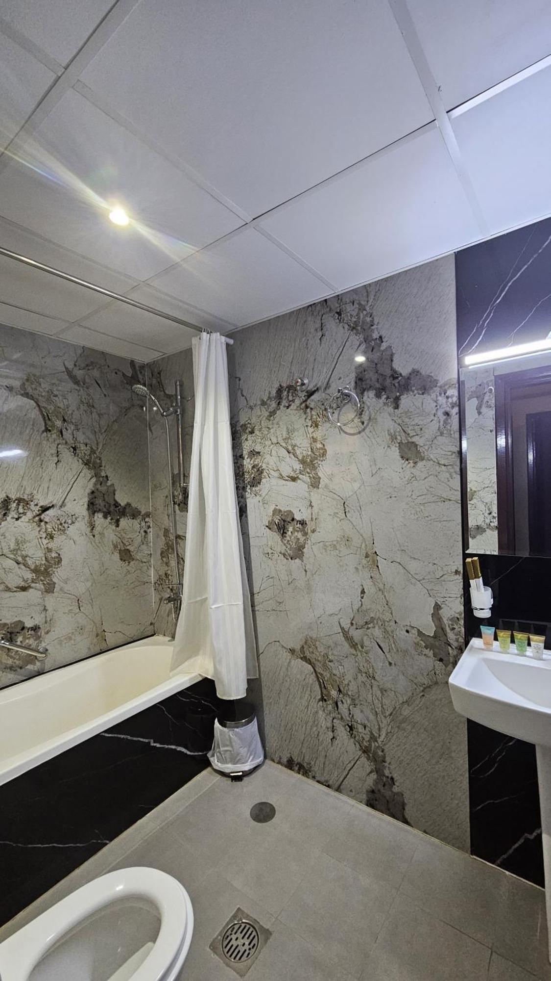 Sea Shore Hotel Apartment Khorfakkan 豪尔费坎 外观 照片